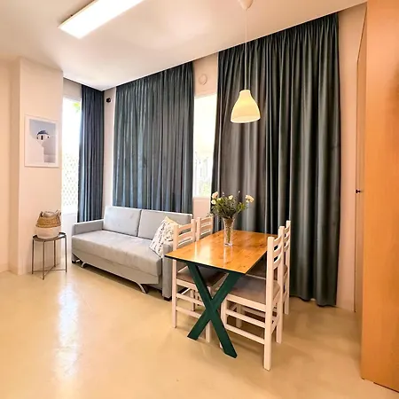 By The Sea - Hbs Apartament Golem (Tirana)