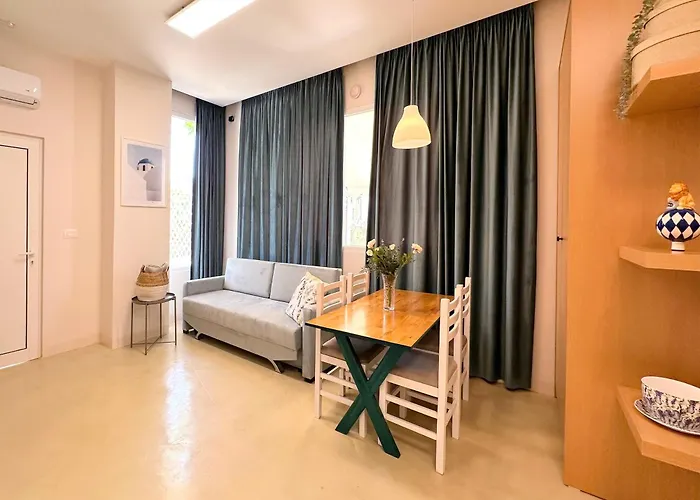 By The Sea - Hbs Apartmán Golem (Tirana)