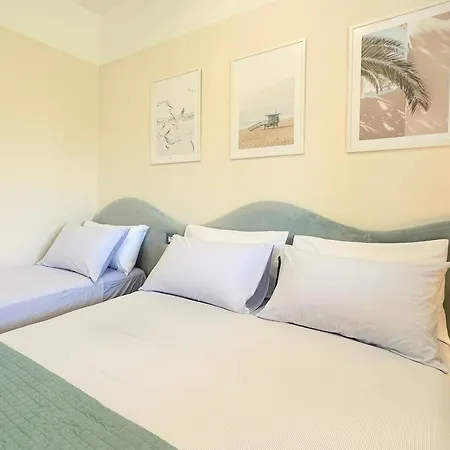 By The Sea - Hbs Apartment *